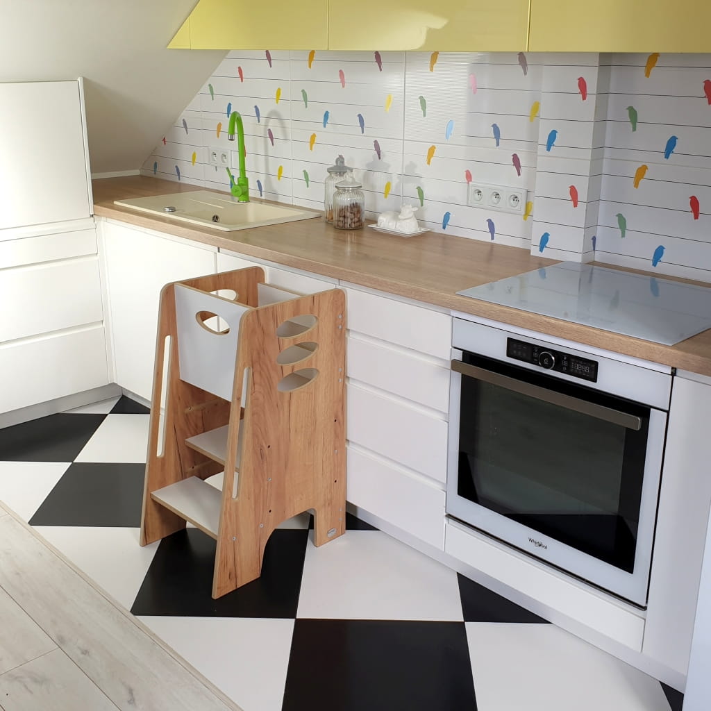 W jakim wieku dziecko może korzystać z kitchen helpera?
